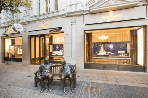 Patek Philippe announces new store manager for its London salon.